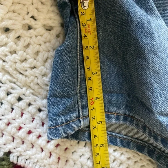 Levi’s Premium Vintage Shortalls - Denim Overall Shorts in Medium Wash - Picture 7 of 11